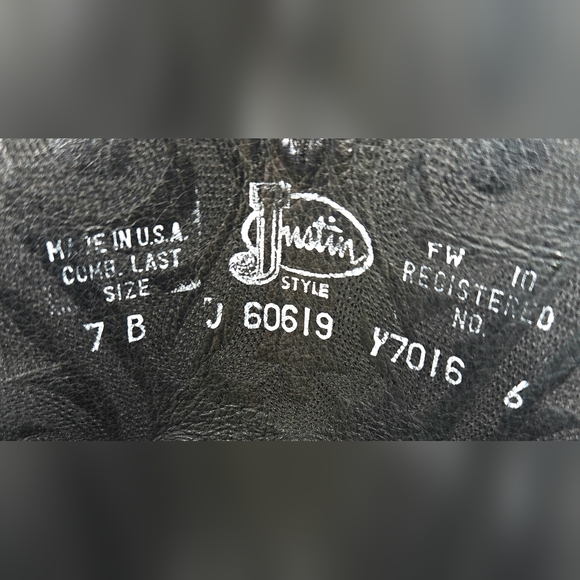 VINTAGE JUSTIN FULL QUILL OSTRICH LEATHER WESTERN BOOTS. - Picture 9 of 9